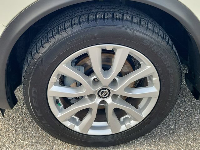 Certified 2021 Nissan Rogue Sport SV FWD image 8