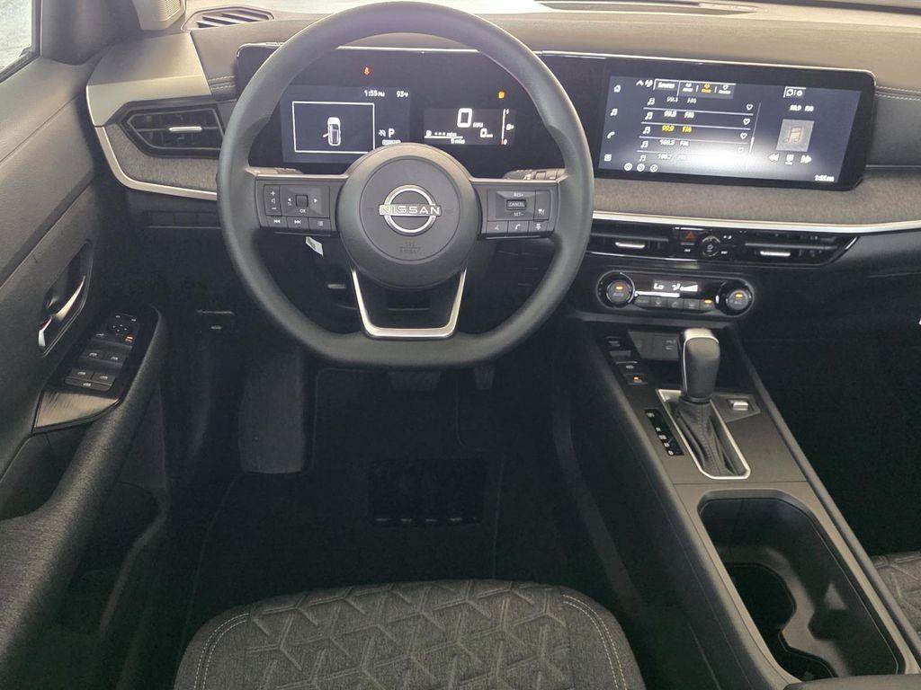 Used 2026 Nissan Kicks SV FWD image 9