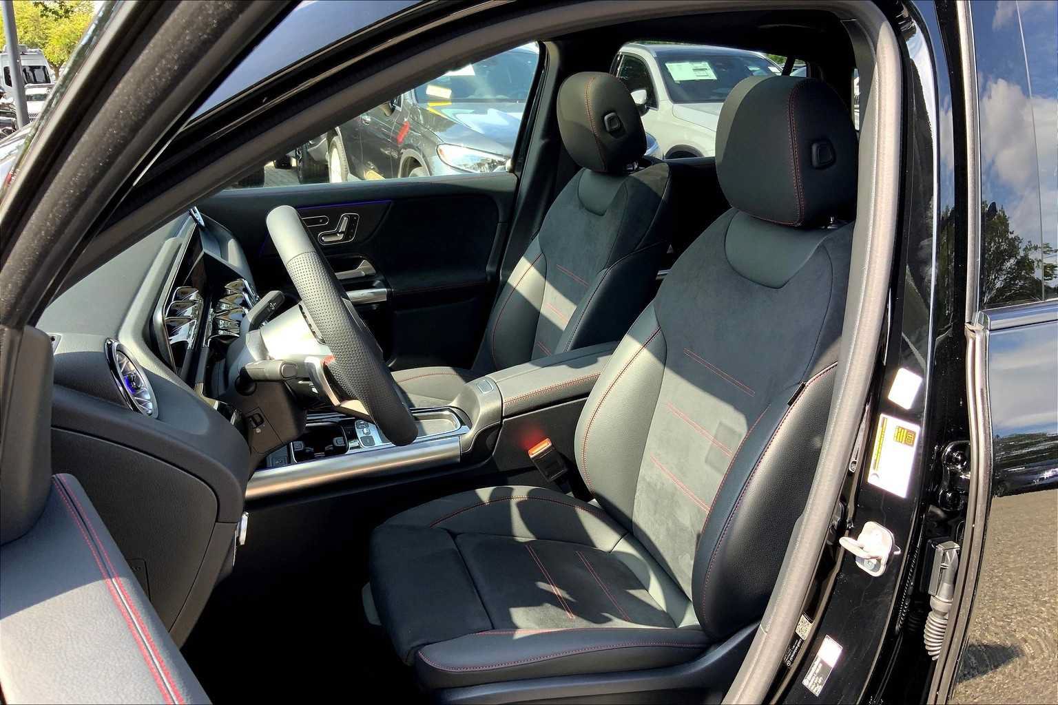 Certified 2026 Mercedes-Benz GLA 250 4MATIC image 12
