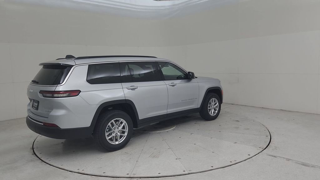 New 2025 Jeep Grand Cherokee L Laredo image 15