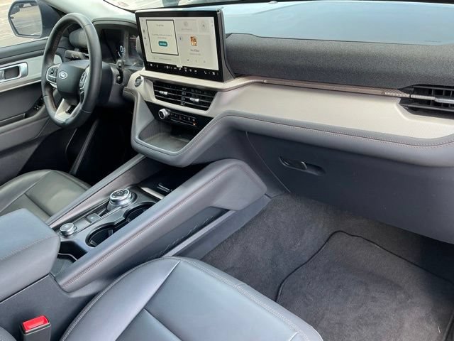 Used 2025 Ford Explorer Active w/ Active Comfort Package RWD image 26