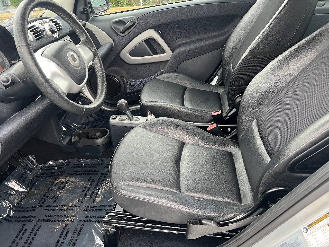 Used 2015 smart fortwo pure RWD image 18