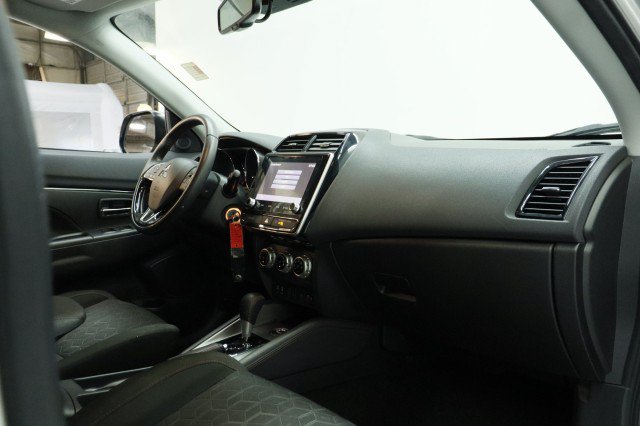 Used 2023 Mitsubishi Outlander Sport LE AWD/4WD image 21