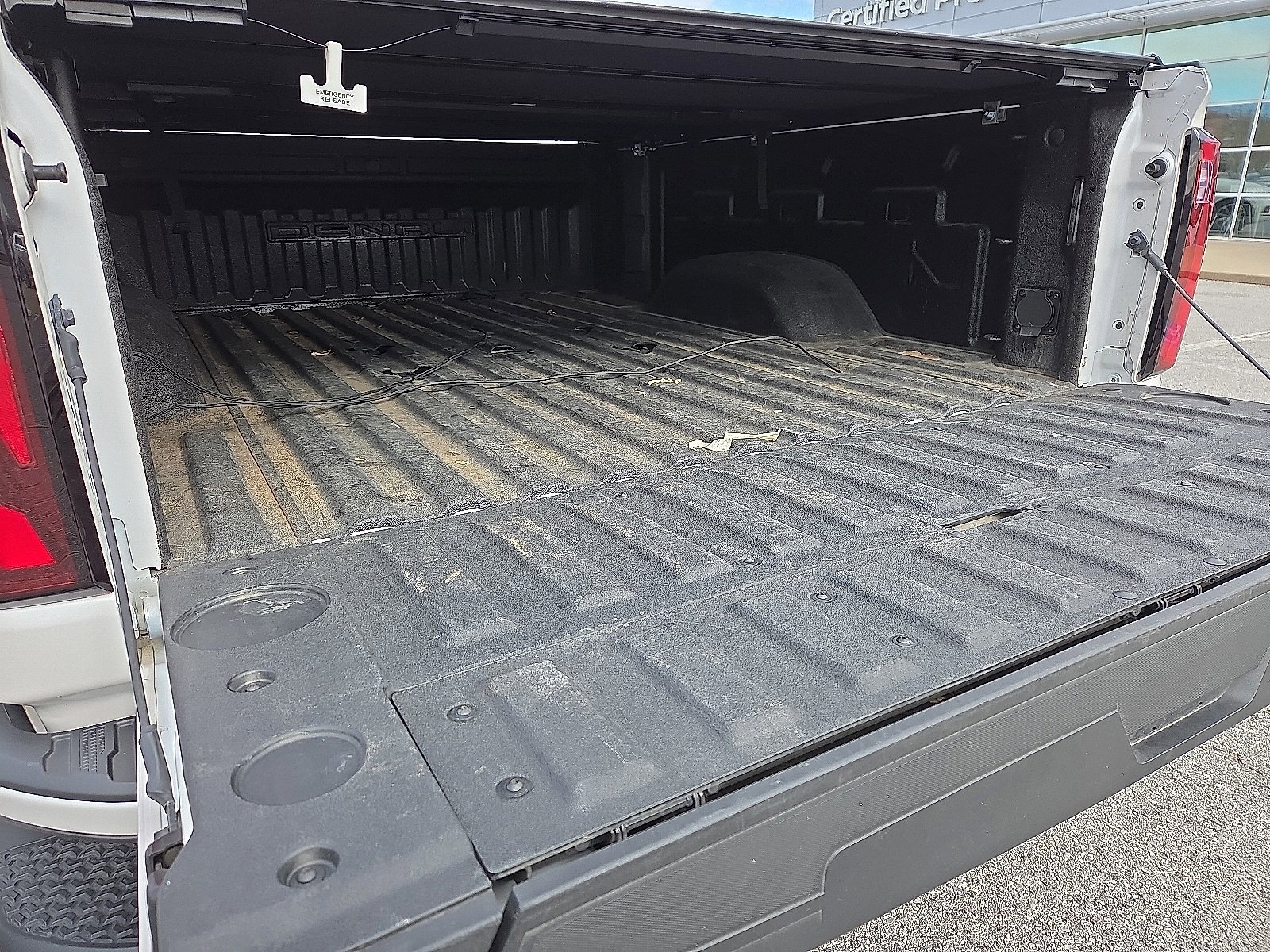 Used 2024 GMC Sierra 2500 Denali Ultimate image 9