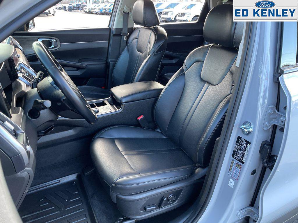 Used 2022 Kia Sorento S image 3