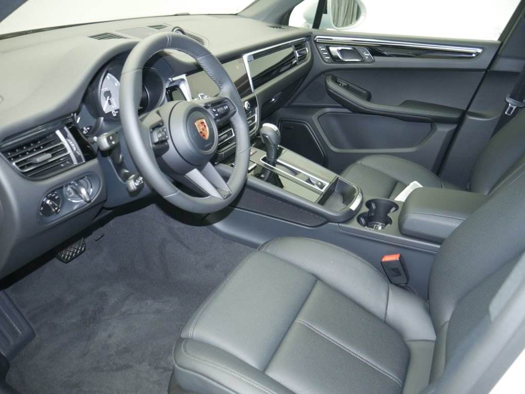 New 2026 Porsche Macan S AWD/4WD image 5