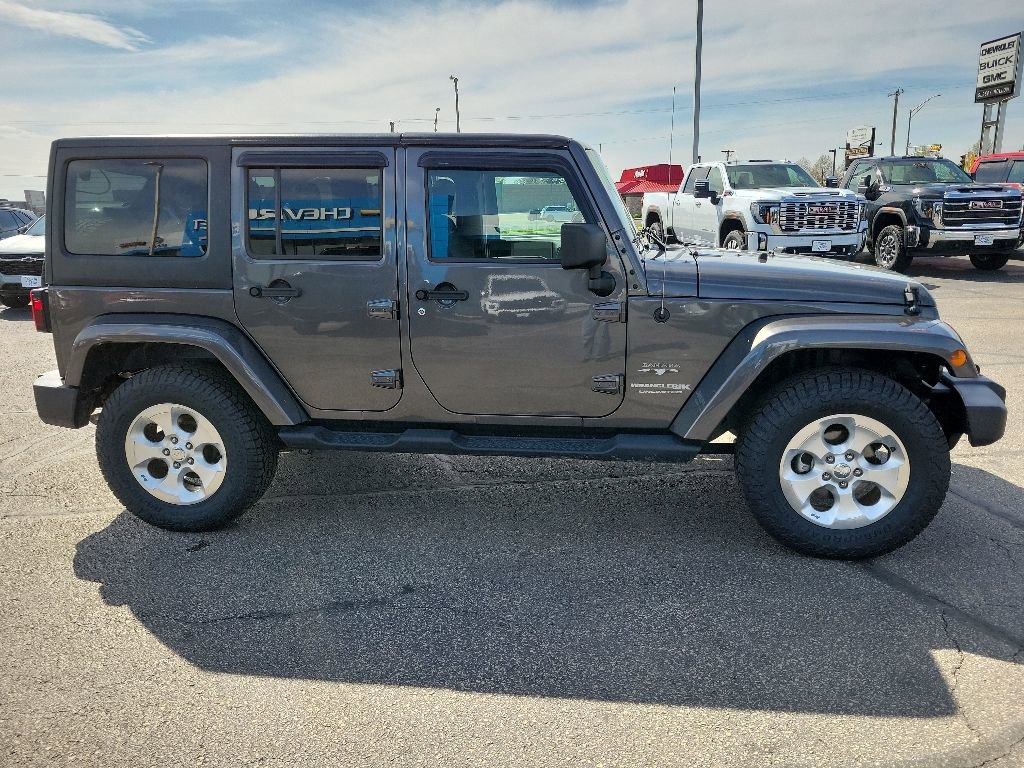Used 2018 Jeep Wrangler Unlimited Sahara w/ Connectivity Group AWD/4WD image 4