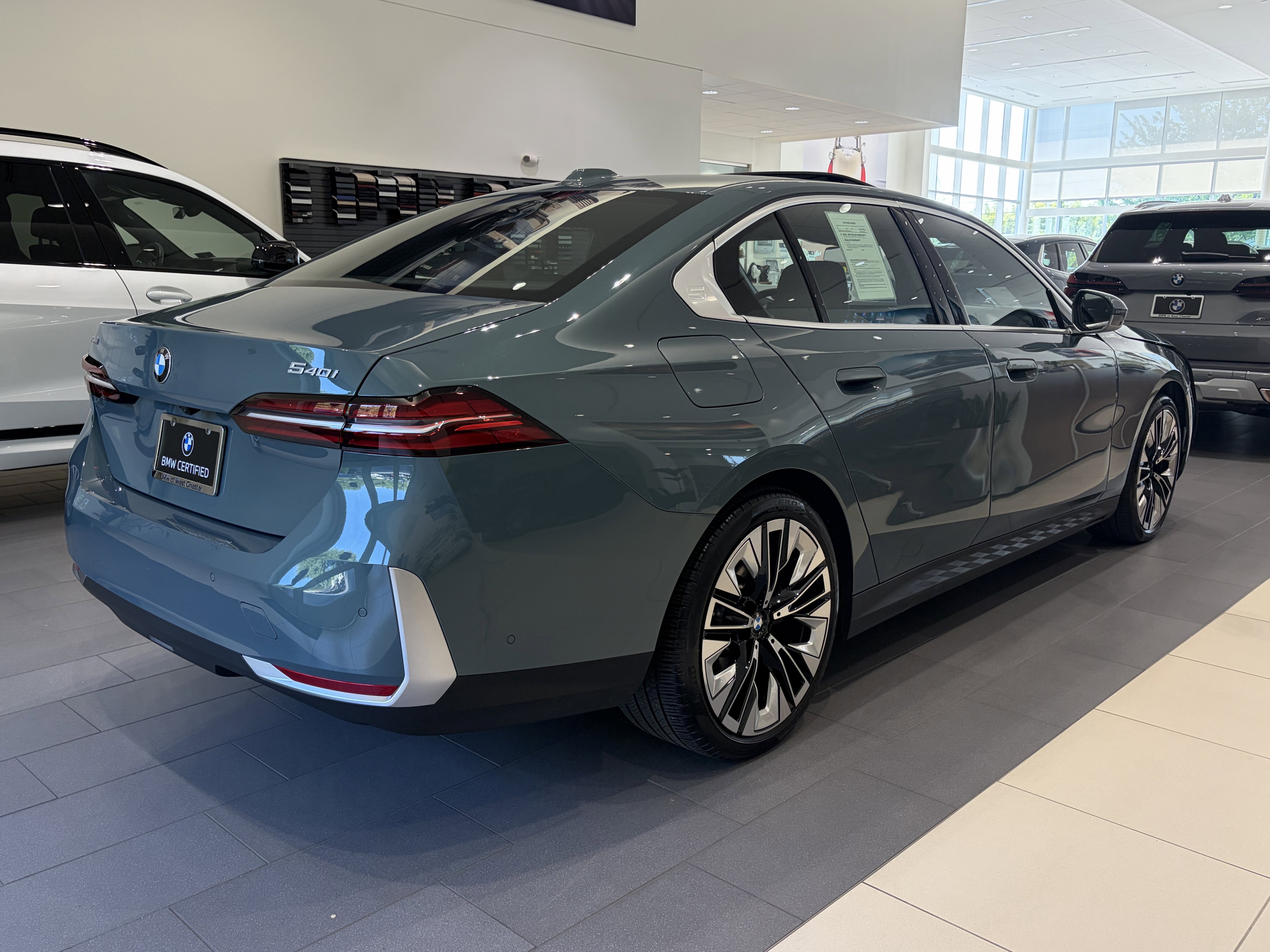 Certified 2025 BMW 540i xDrive AWD/4WD image 6