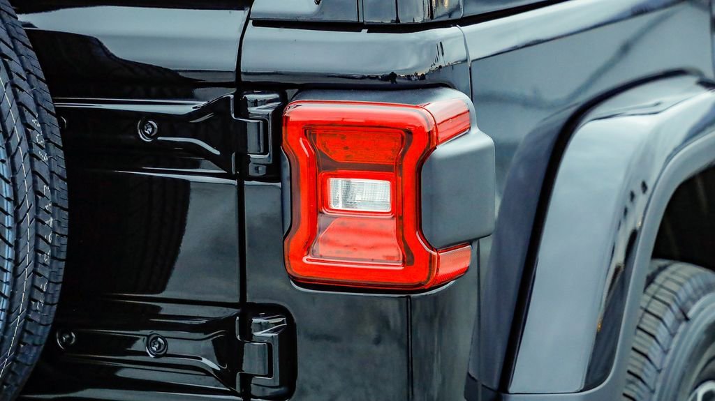 New 2026 Jeep Wrangler Unlimited Sahara AWD/4WD image 10