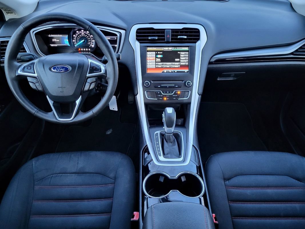 Used 2016 Ford Fusion SE image 15