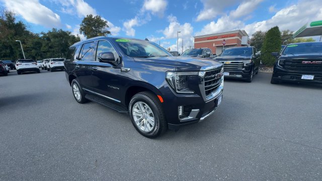Certified 2023 GMC Yukon SLT w/ SLT Premium Package AWD/4WD image 2