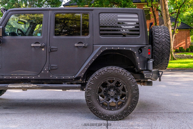 Used 2017 Jeep Wrangler Unlimited Rubicon w/ Connectivity Group AWD/4WD image 5