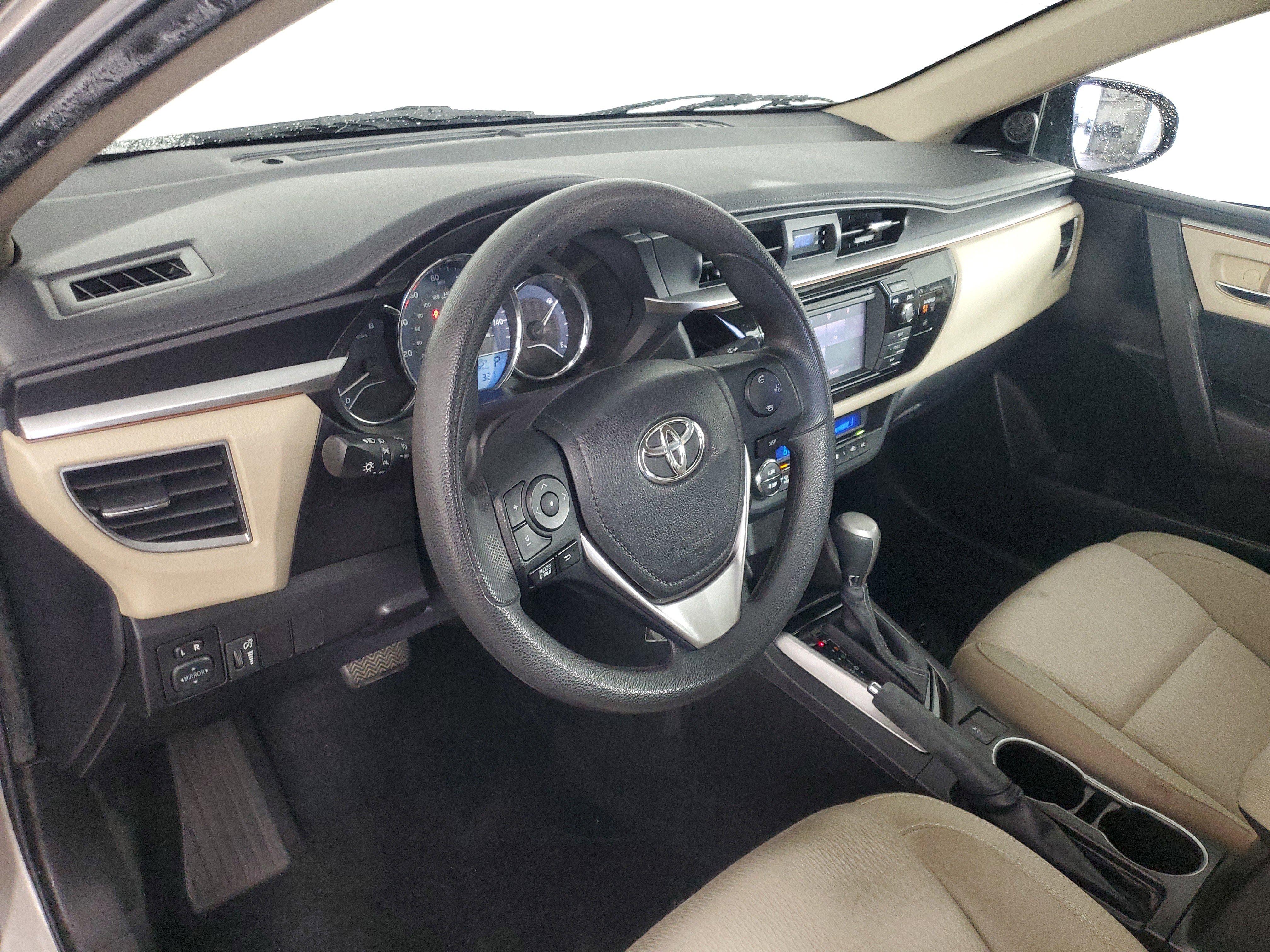 Used 2014 Toyota Corolla LE image 9