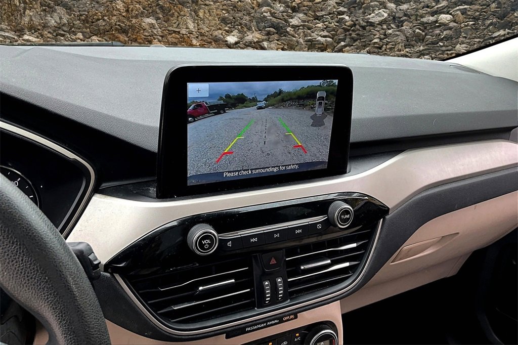 Used 2021 Ford Escape SE image 20