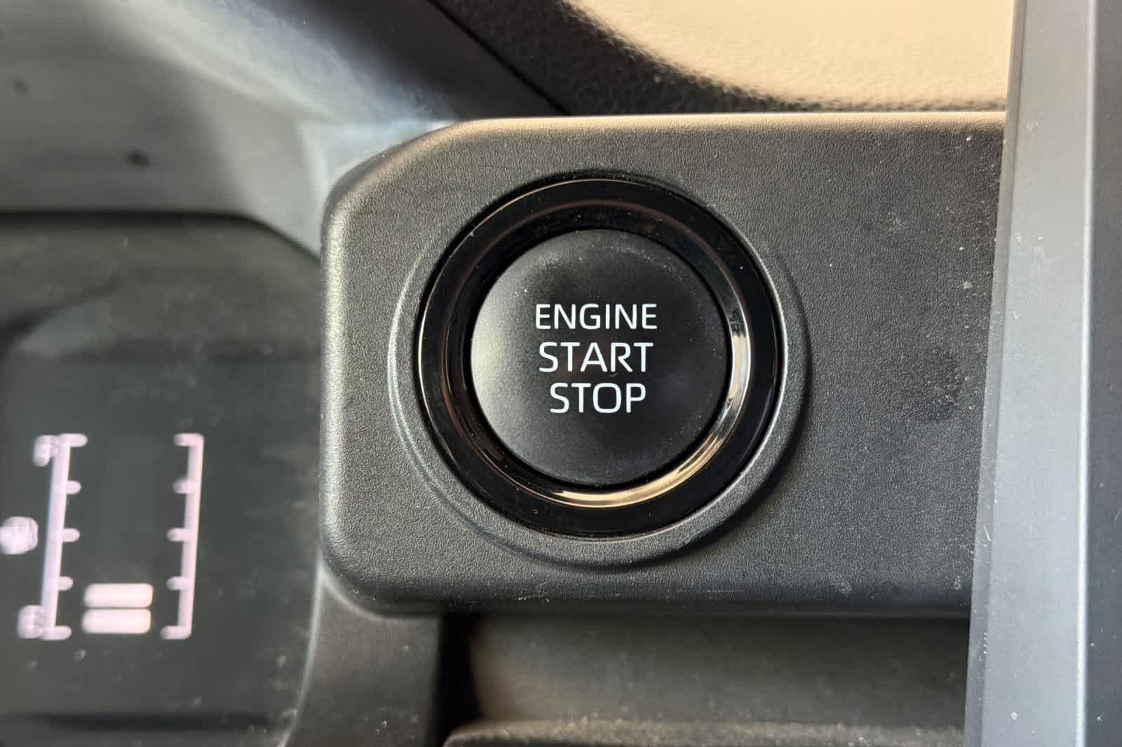 Used 2024 Toyota Tacoma SR5 AWD/4WD image 22