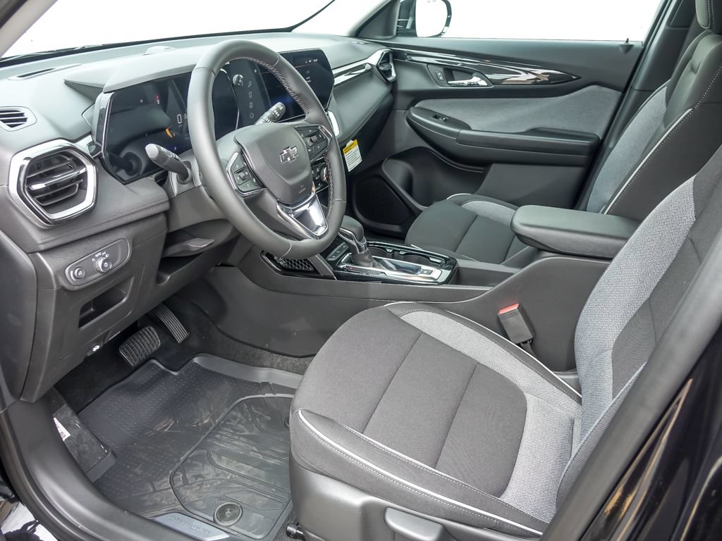 Used 2026 Chevrolet TrailBlazer LT w/ Midnight Edition FWD image 12