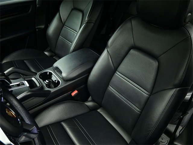 Used 2020 Porsche Cayenne S image 25