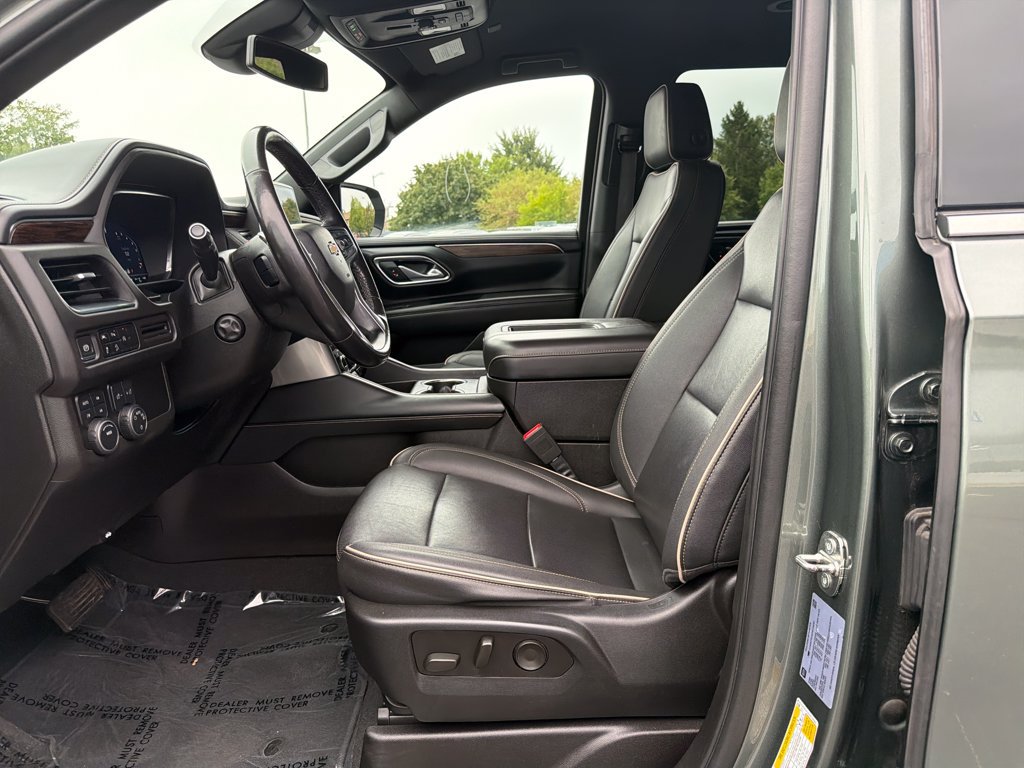 Used 2023 Chevrolet Suburban Premier AWD/4WD image 10