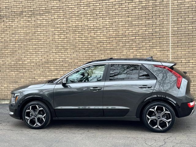 Used 2023 Kia Niro EX Touring image 32