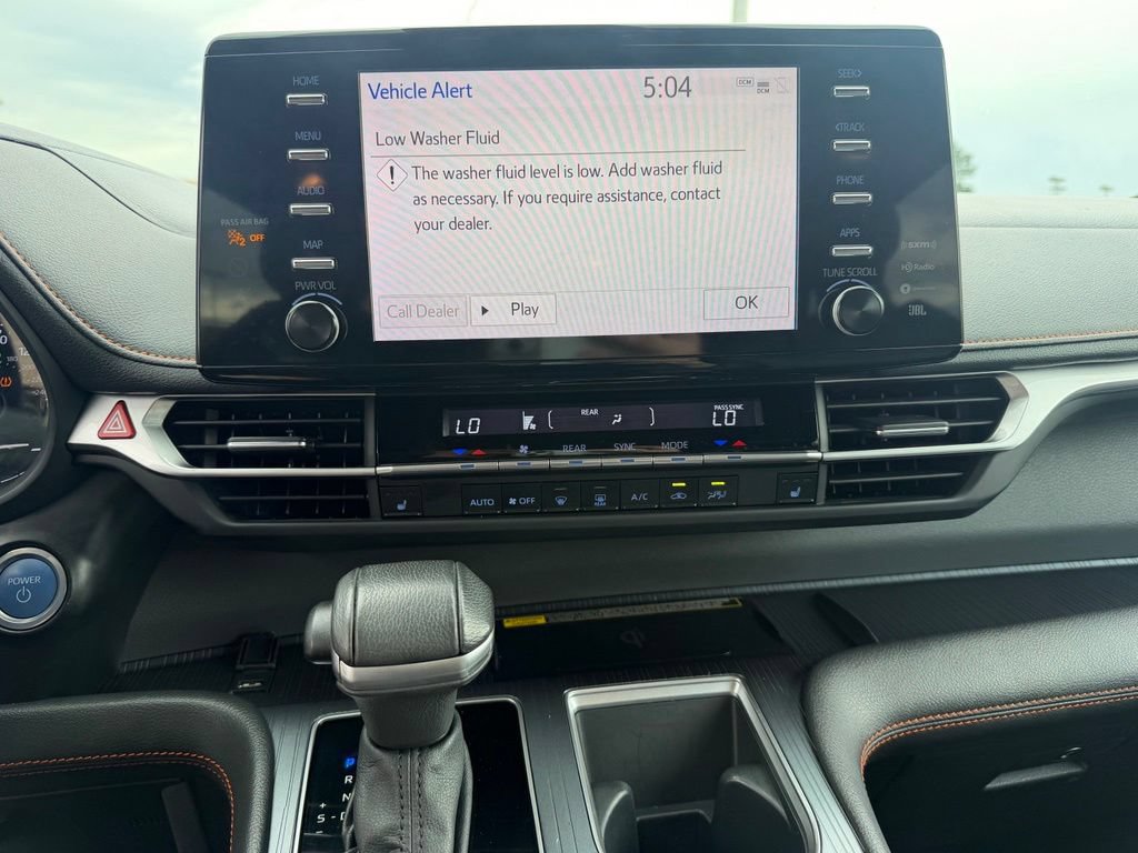 Used 2023 Toyota Sienna XSE w/ XSE Plus Package AWD/4WD image 16