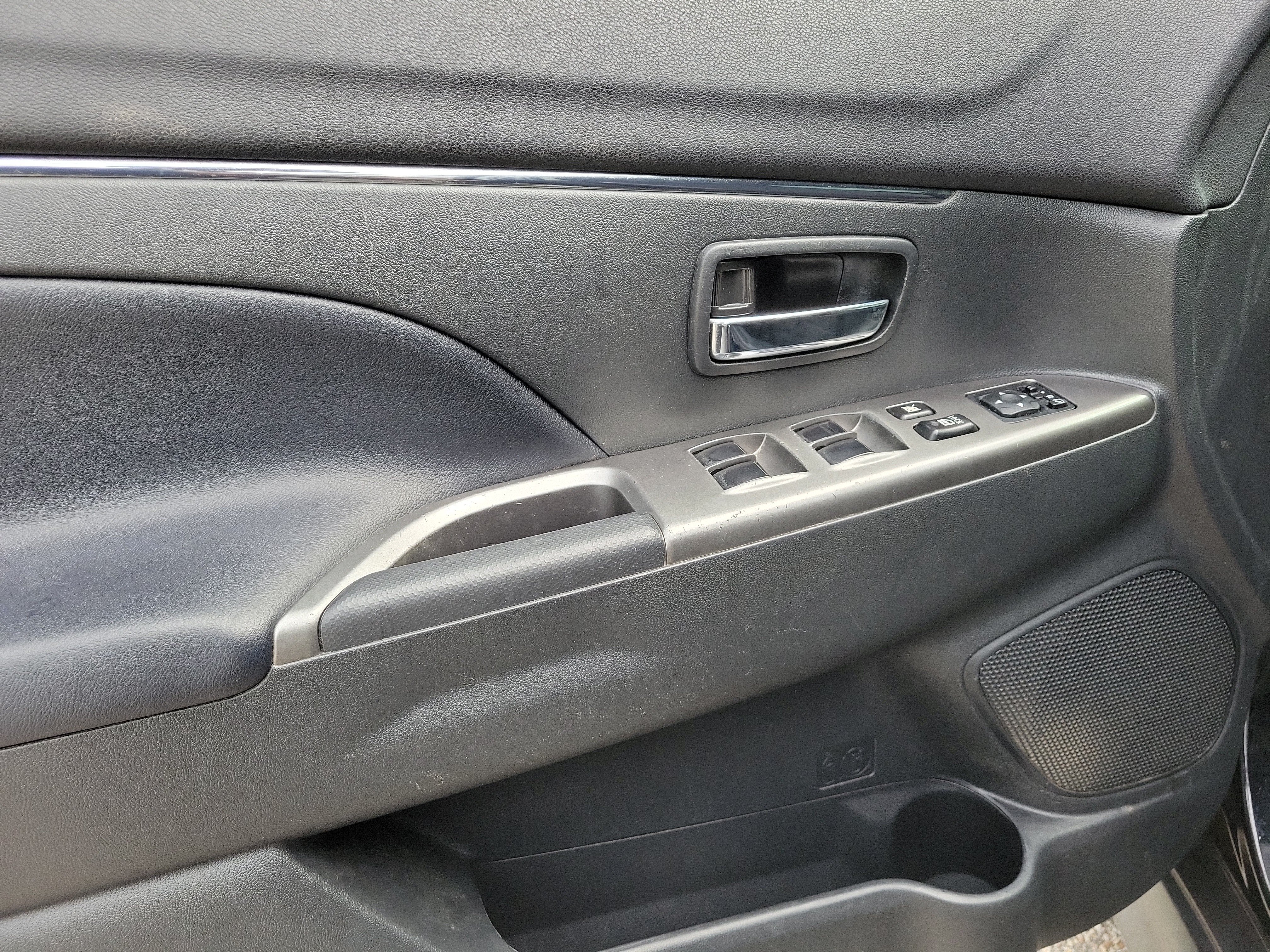 Used 2023 Mitsubishi Outlander Sport ES AWD/4WD image 13