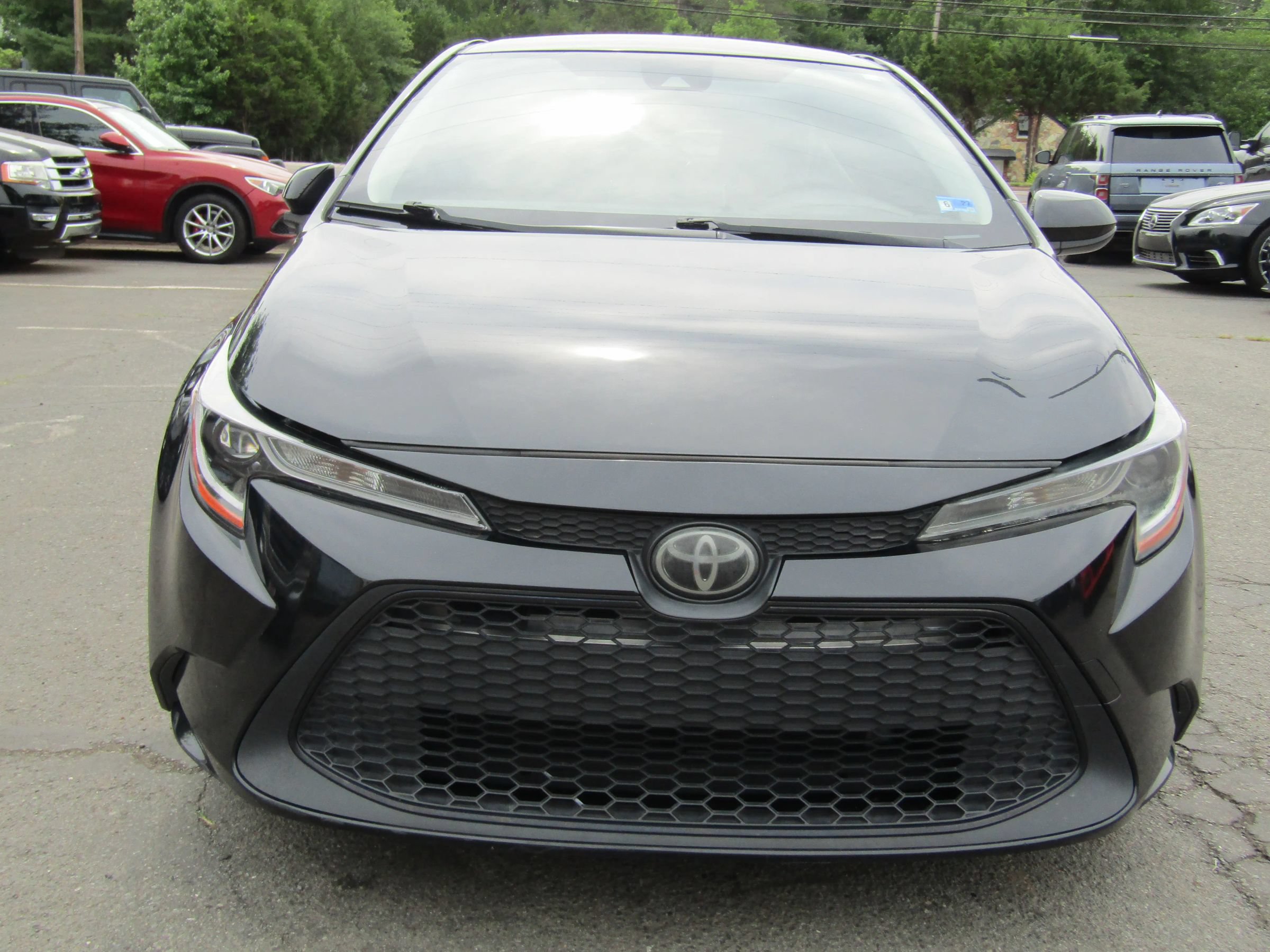 Used 2020 Toyota Corolla LE FWD image 2