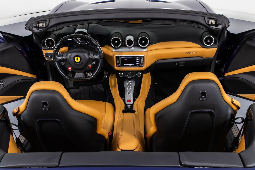 Certified 2017 Ferrari California T image 22