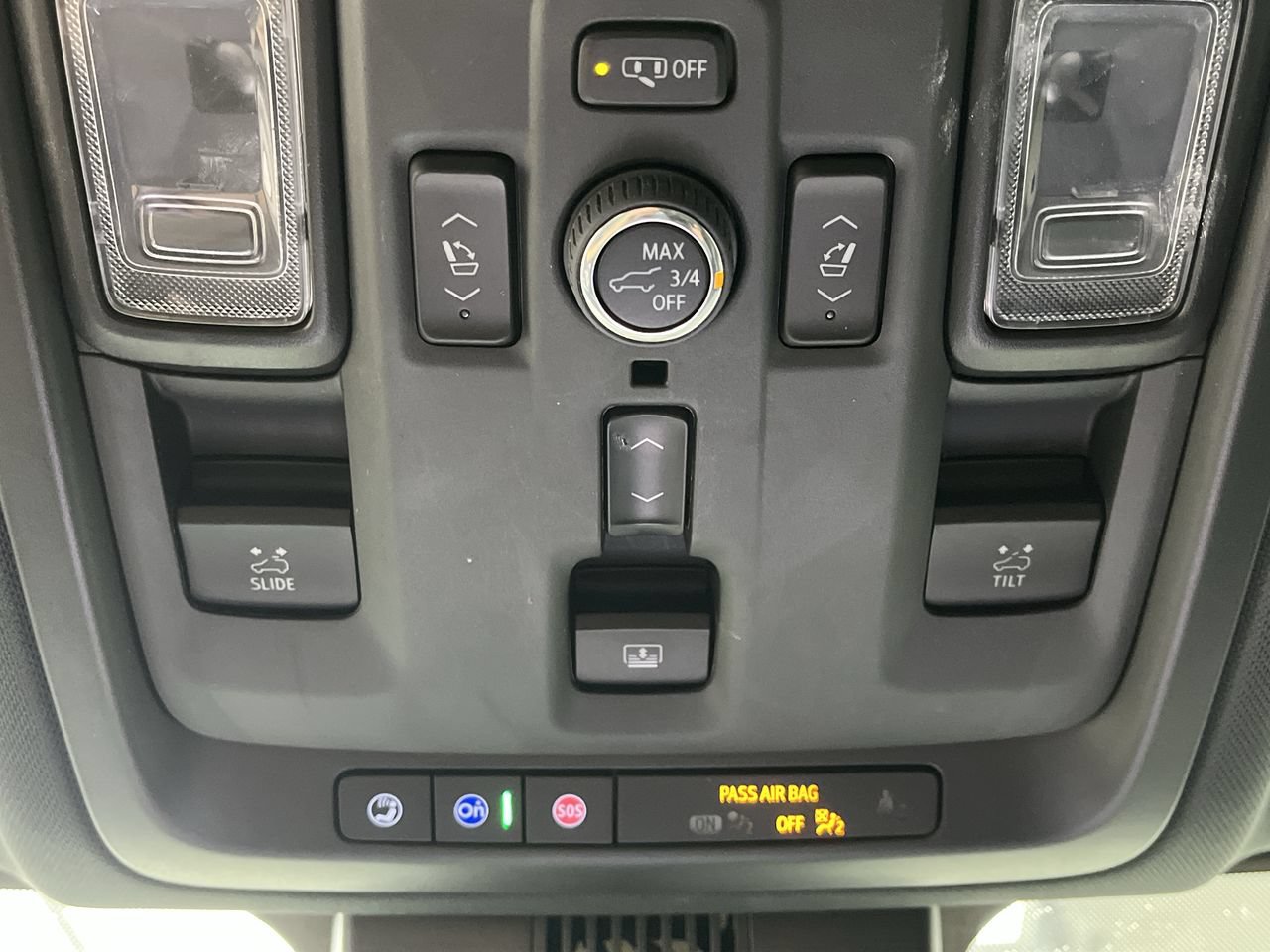 Certified 2025 GMC Yukon XL AT4 w/ AT4 Premium Package AWD/4WD image 30