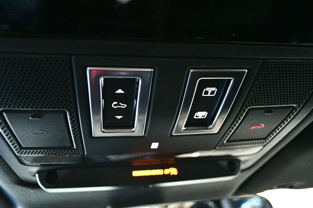 Used 2024 Land Rover Defender 110 S AWD/4WD image 61
