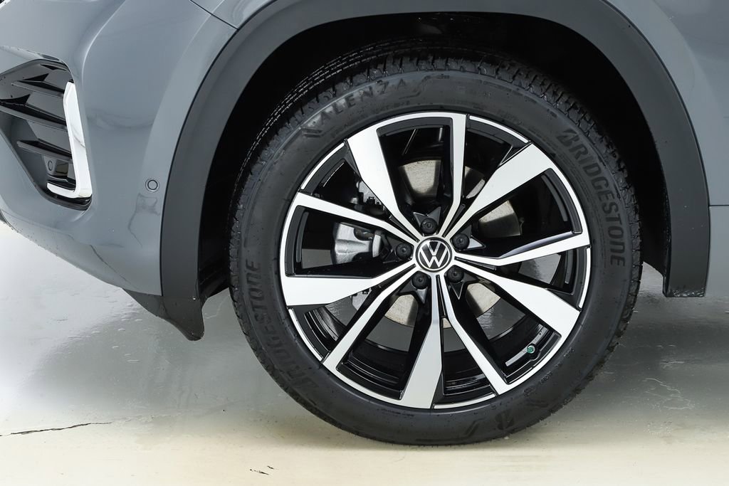 New 2026 Volkswagen Atlas Cross Sport SEL Premium R-Line image 44