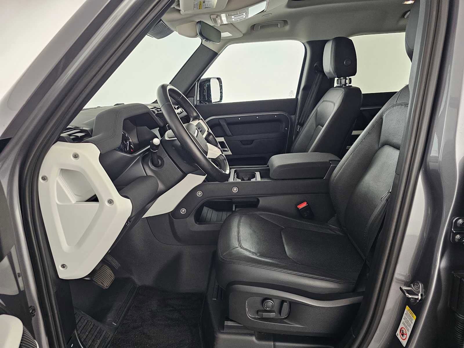 Used 2023 Land Rover Defender 110 SE image 20