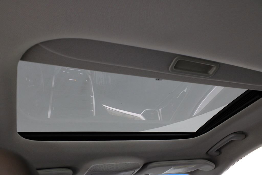 Used 2015 Lincoln MKZ w/ Equipment Group 102A Reserve image 21