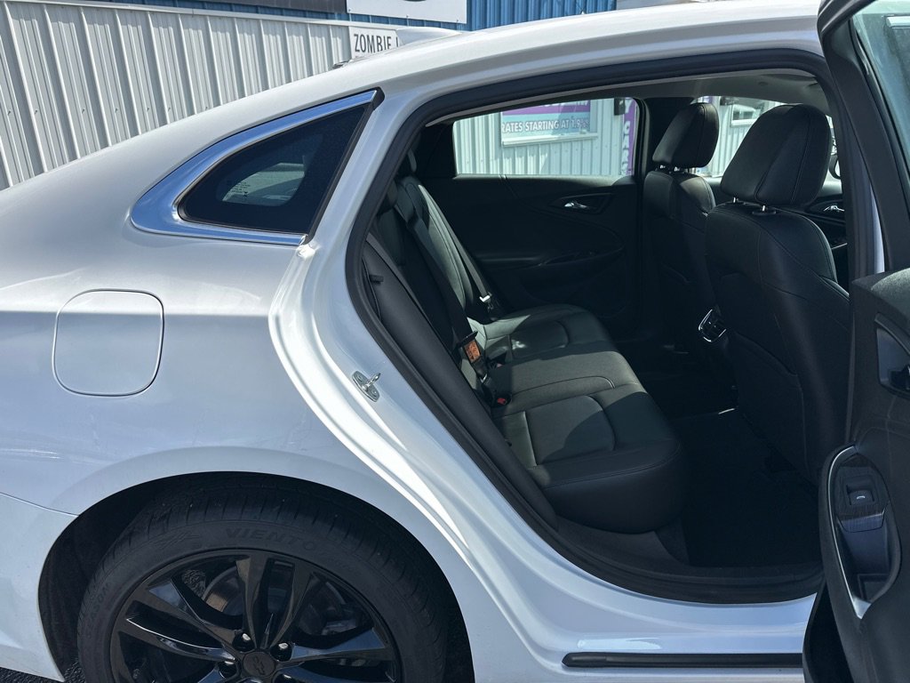 Used 2023 Chevrolet Malibu LT FWD image 17