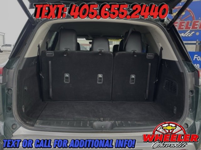 Used 2023 Nissan Pathfinder SL w/ Black Appearance Package image 8