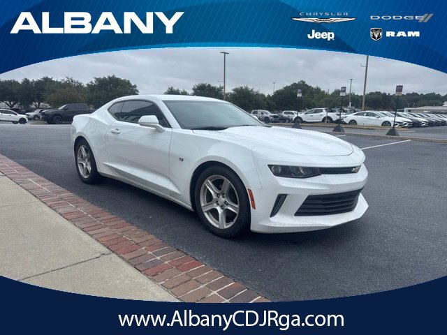 Used 2016 Chevrolet Camaro LT RWD image 1