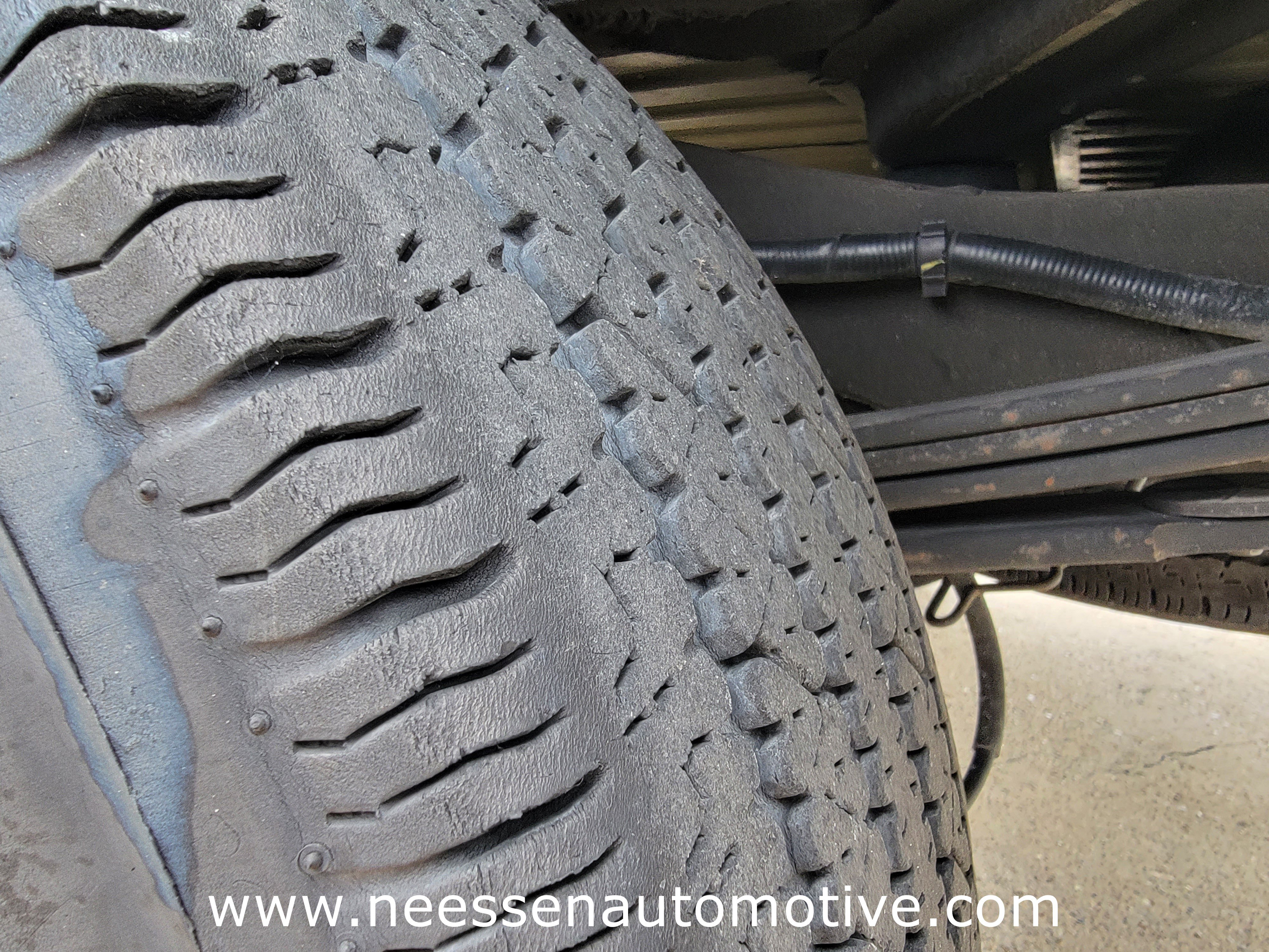 Used 2023 Chevrolet Express 2500 w/ Driver Convenience Package image 27