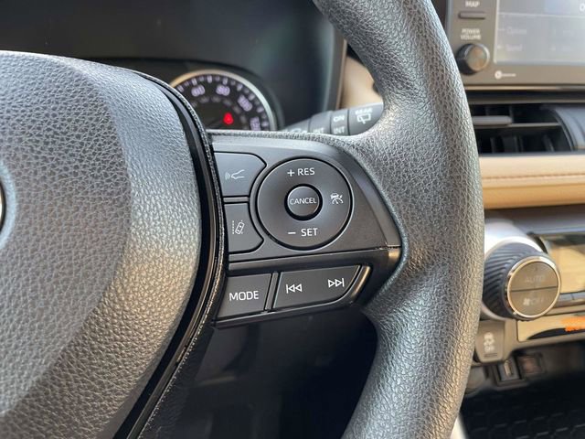 Used 2021 Toyota RAV4 XLE w/ Convenience Package image 27