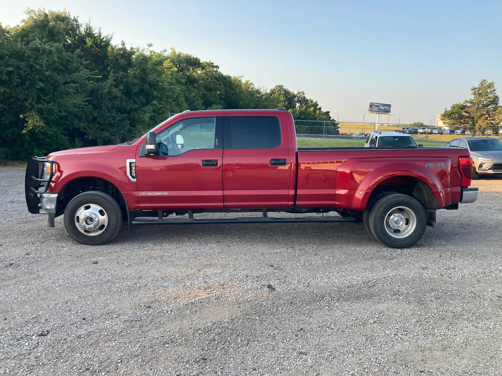 Used 2022 Ford F350 XLT w/ XLT Value Package AWD/4WD image 2