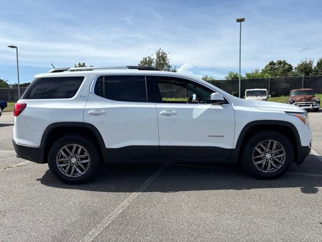 Used 2017 GMC Acadia SLT AWD/4WD image 2