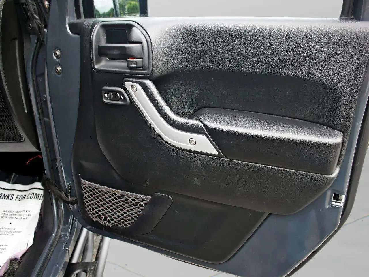 Used 2016 Jeep Wrangler Unlimited Rubicon w/ Connectivity Group image 25