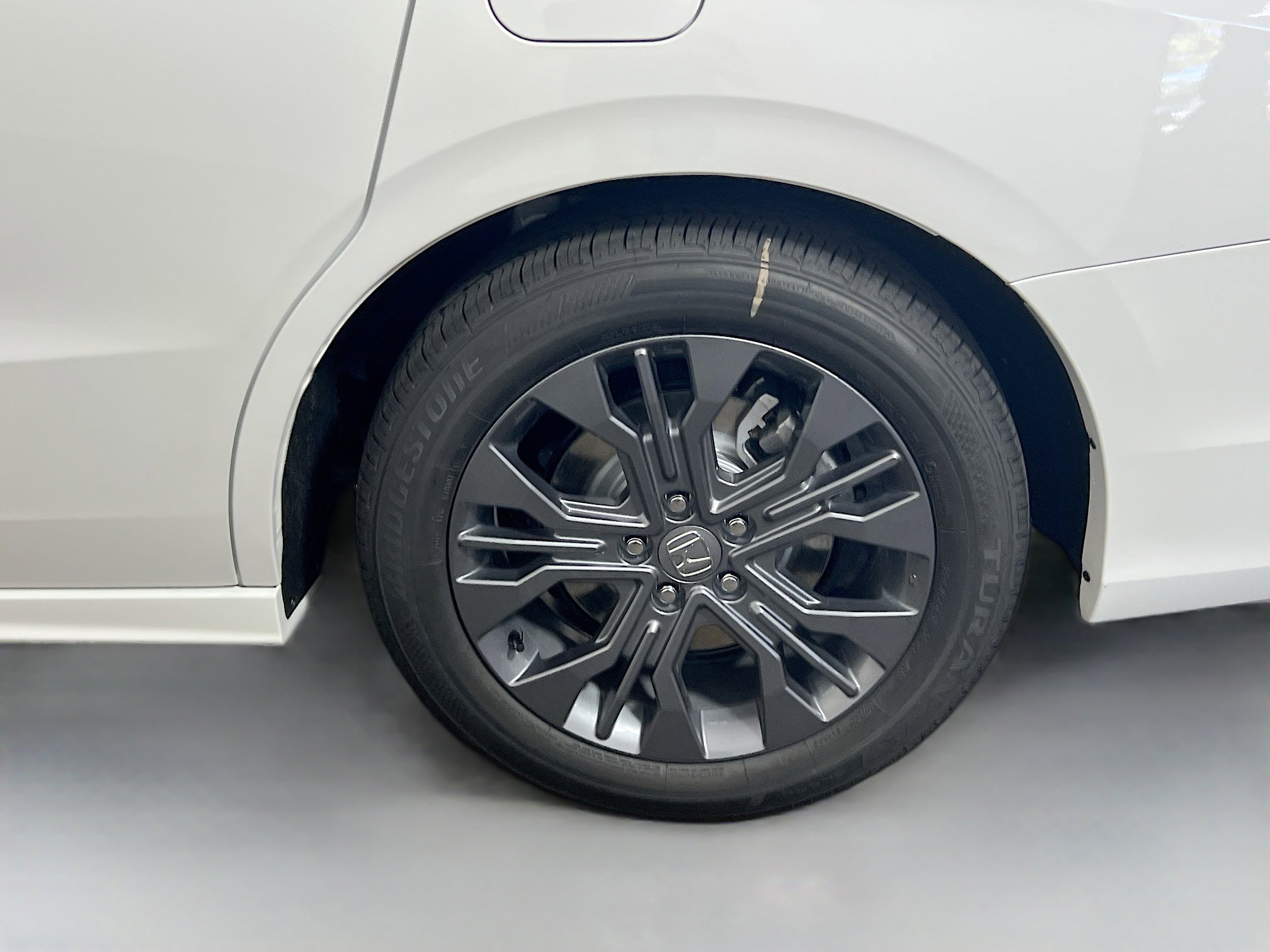 New 2026 Honda Odyssey Touring image 23