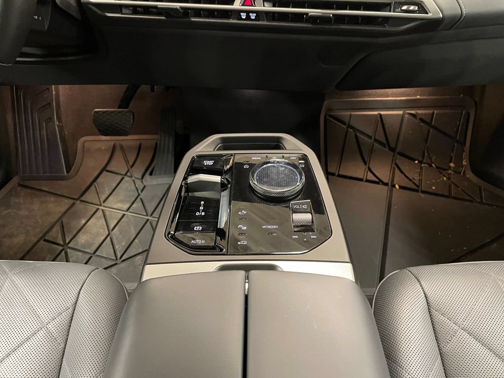 Certified 2025 BMW iX M60 AWD/4WD image 11