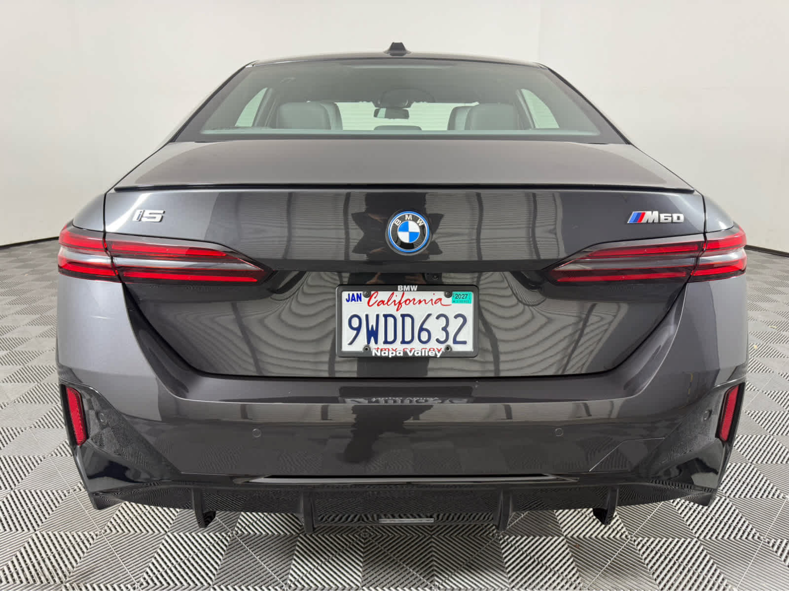 Used 2025 BMW i5 M60 w/ Premium Package AWD/4WD image 4