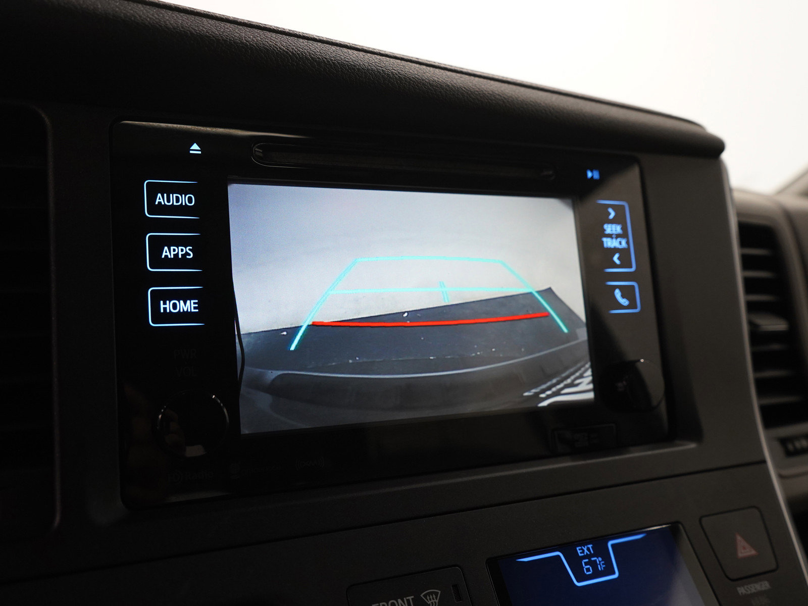 Used 2017 Toyota Sienna XLE Premium image 23