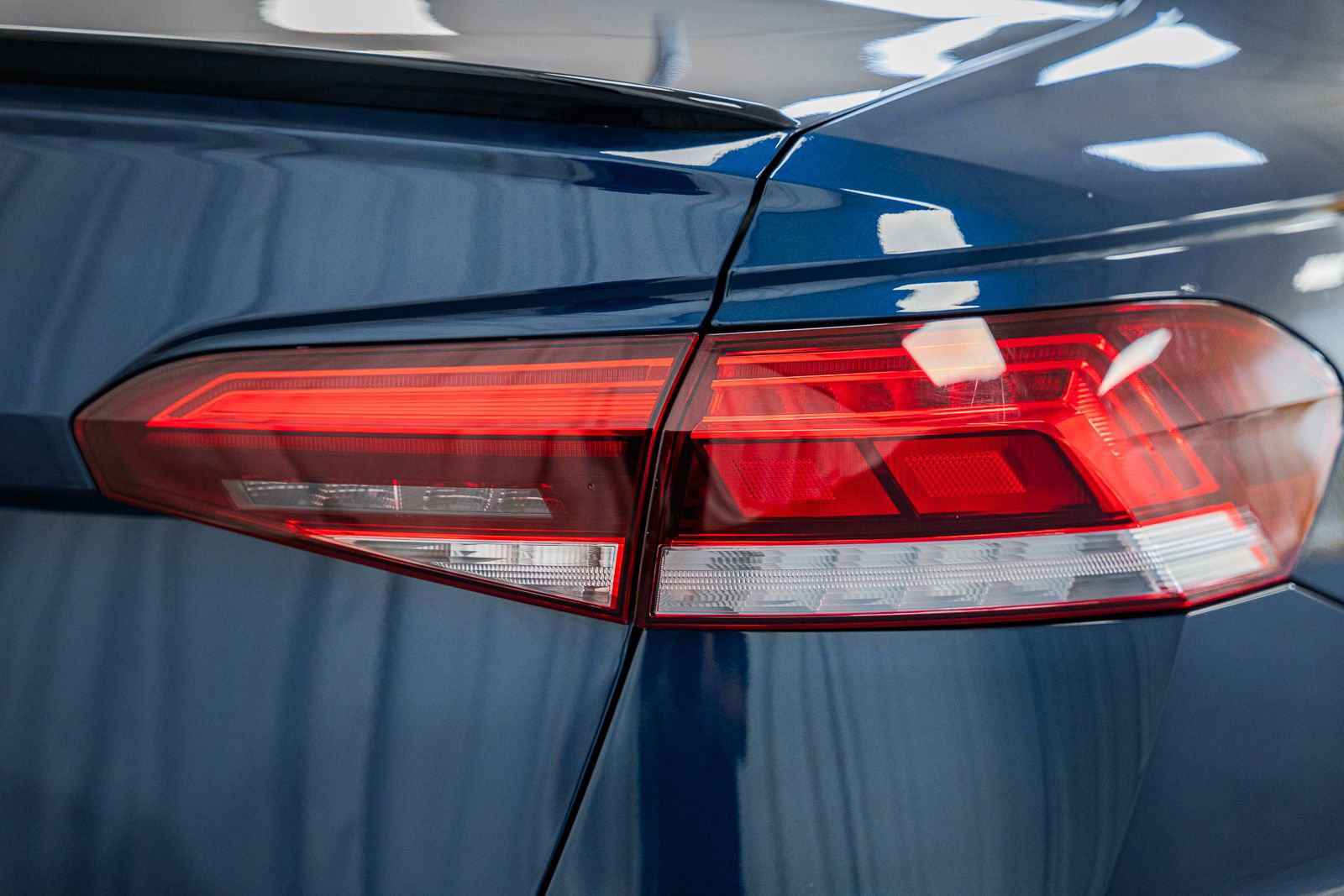 Used 2021 Volkswagen Passat 2.0T R-Line image 7