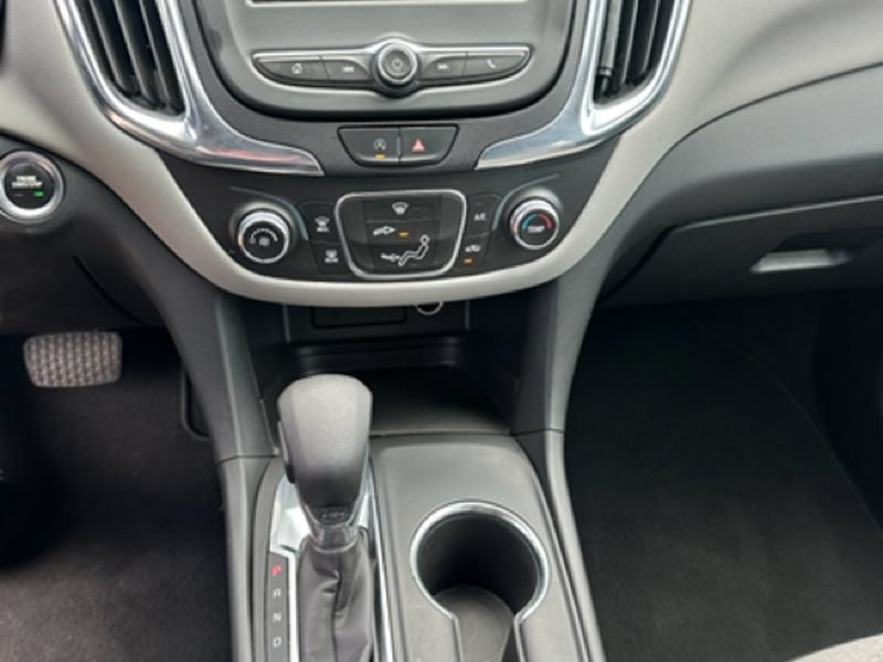 Used 2023 Chevrolet Equinox LS FWD image 13