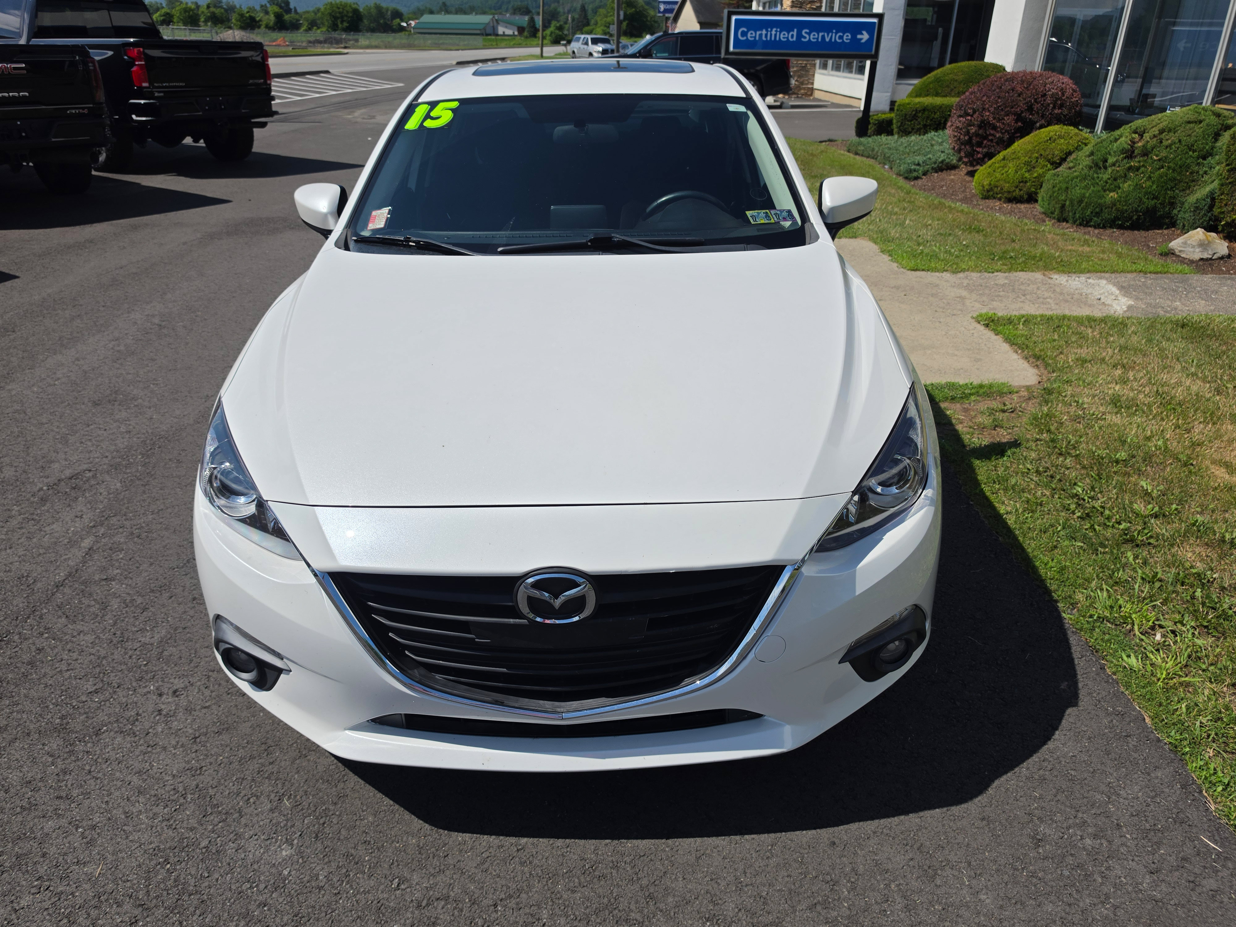 Used 2015 MAZDA MAZDA3 i Touring w/ Technology Package FWD image 9