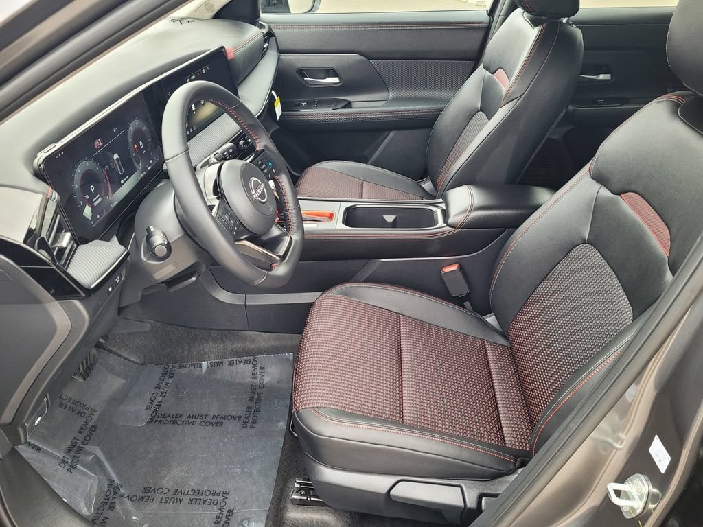 New 2026 Nissan Kicks SR w/ Cold Weather Package FWD image 8