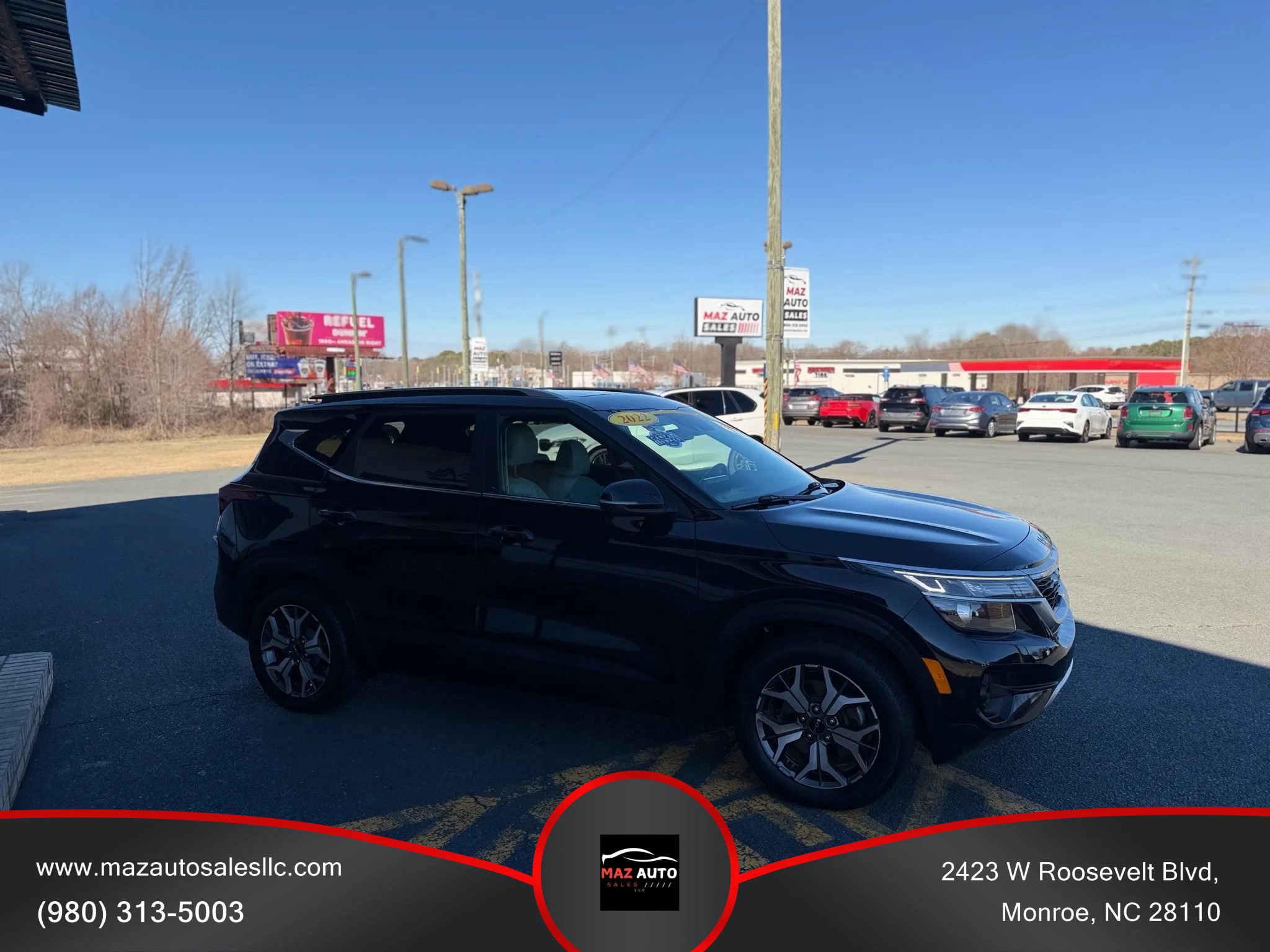Used 2022 Kia Seltos EX image 3