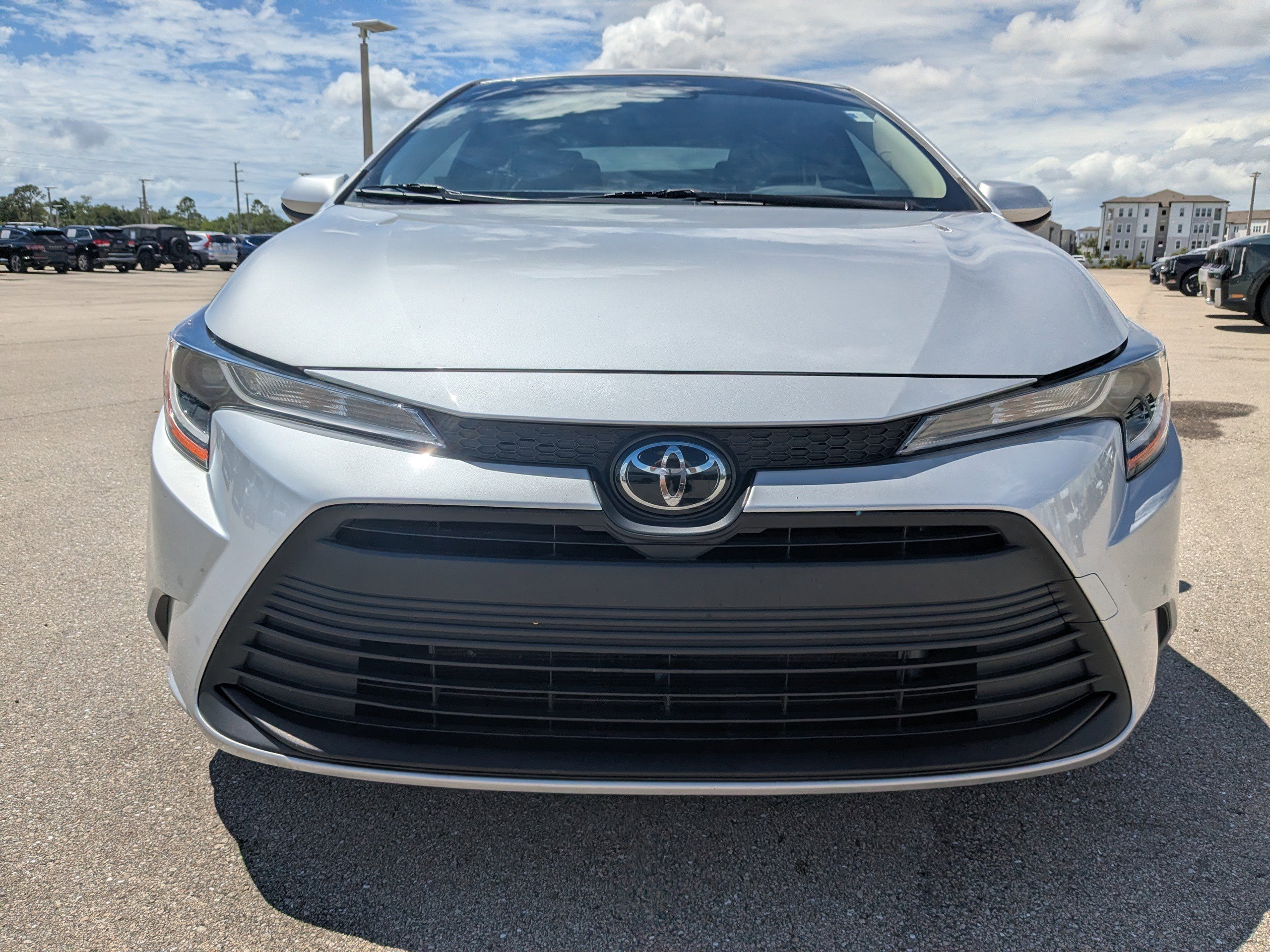 Used 2023 Toyota Corolla LE image 2